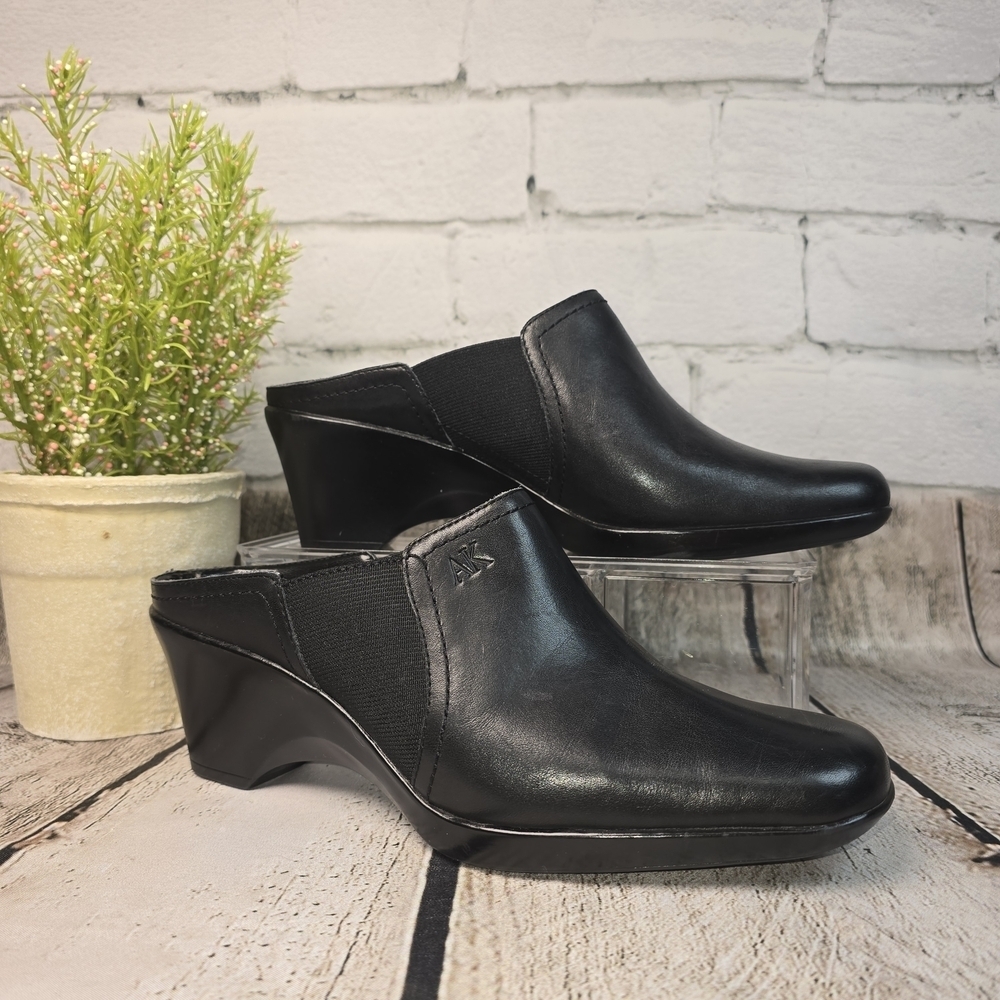 ANNE KLEIN BLACK LEATHER SLIP ON MULES SMALL HEEL SQUARE TOE WOMENS SIZE 7.5
